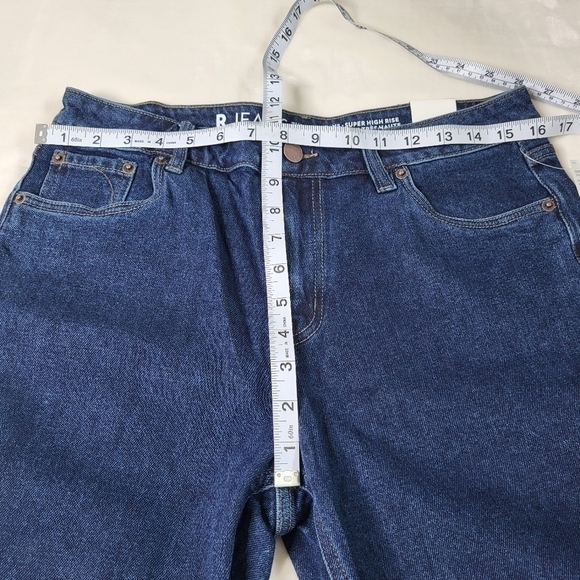 𝅺reitmans The Mom Jean. Super High Rise 30 Petite - Picture 9 of 13